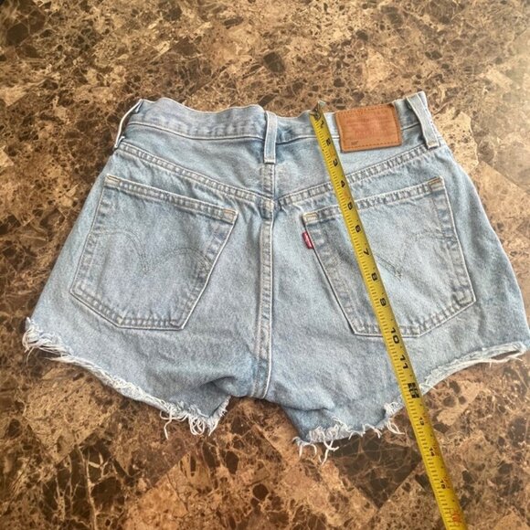LEVI’S  501 JORTS DENIM DISTRESSED PREMIUM SZ 26 GRUNGE SHORTS RIPPED VERSATILE - Picture 9 of 16